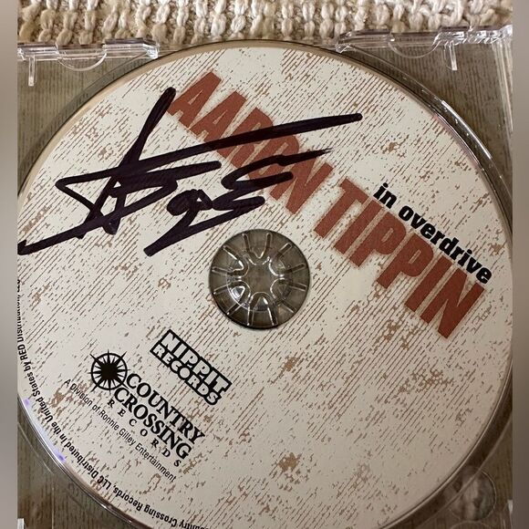 Aaron Tippin autographed CD - Picture 2 of 4